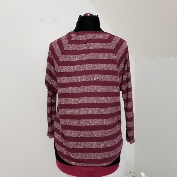 American Eagle AEO Burgundy & Silver Metallic Dolman Sleeve Top Medium - Picture 4 of 11